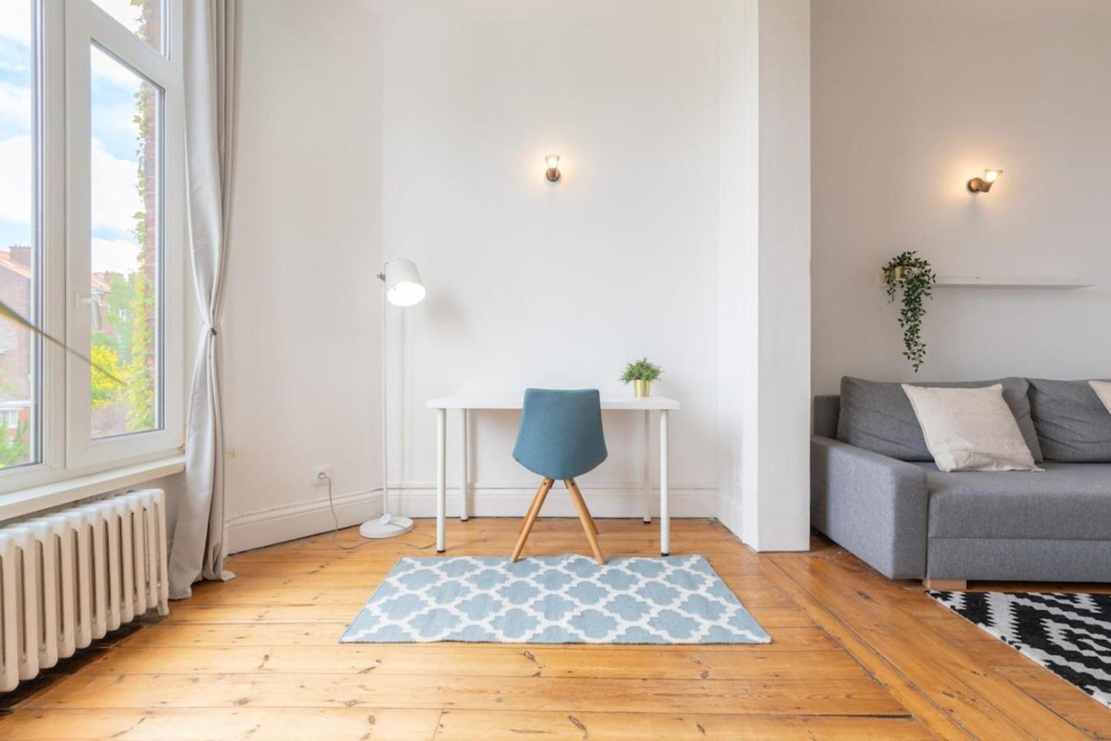 La Madeleine-beautiful Bright Two Bedroom Appartement *