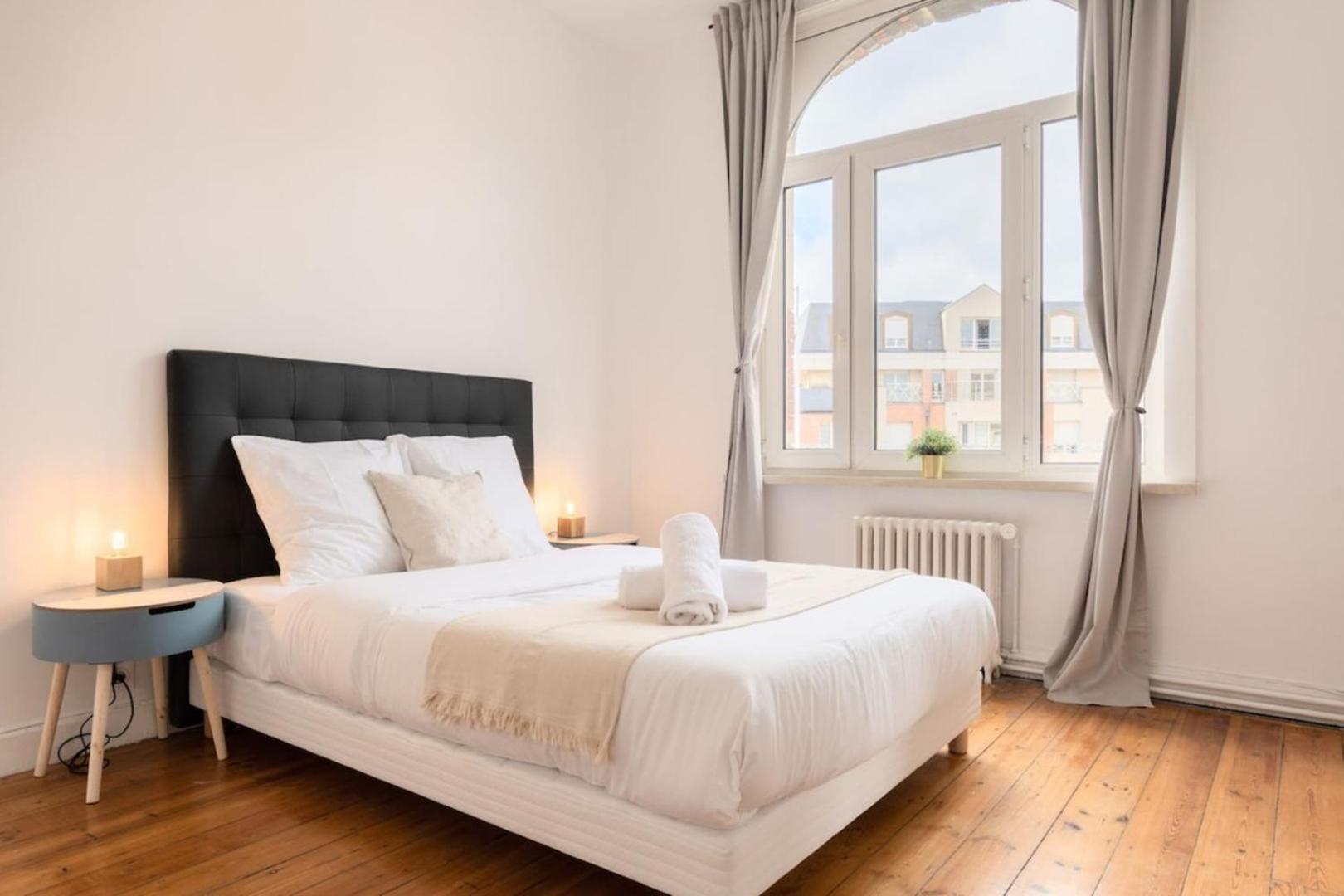 Apartment La Madeleine-beautiful Bright Two Bedroom